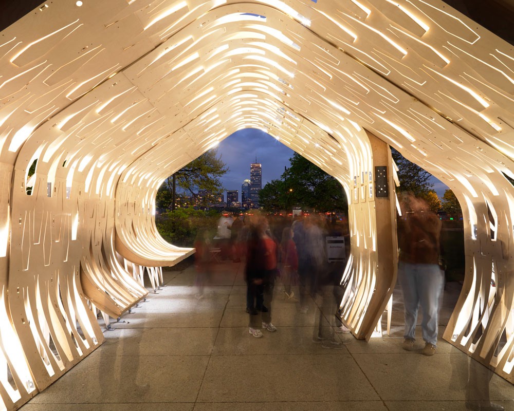 Nick Gelpi, UNFLAT Pavilion/Feather-Weight House, 2011. Photo: Andy Ryan.