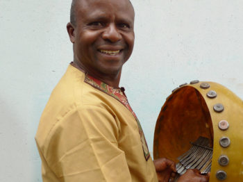 Fradreck Mujur with mbira, 2014. Courtesy mbira.org.