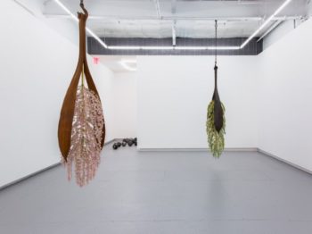 Kathleen Ryan “Pink Hook Iron Eye” at Arsenal Contemporary, New York, 2017 Courtesy the artist and Ghebaly Gallery, Los Angeles