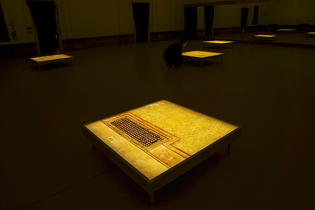 Image: Jorge Otero-Pailos's installation at New York City Center's SOE Studio "Répétiteur." Credit: Paula Lobo.